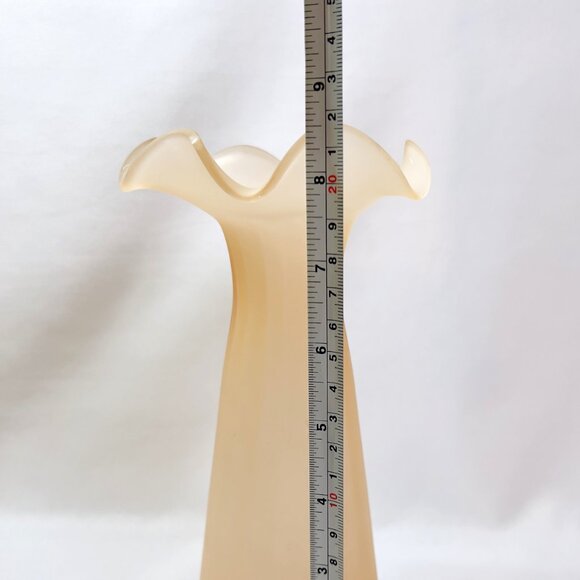 Ruffled Rose Pink Satin Glass Vase Vintage Frosted Glass Flower Holder 8 1/2” - Picture 5 of 10